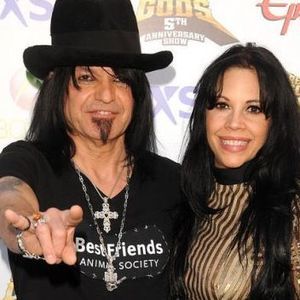 Meet your Posher, Avery